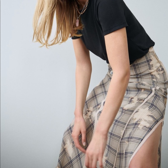 ZARA - BNWT Limited Edition Plaid Print Skirt with Side Zip Size Small - Picture 4 of 5